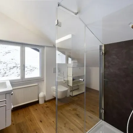 Sleeps 10 Wifi Holiday home