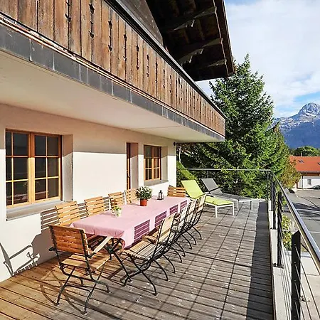 Sleeps 10 Wifi Holiday home *